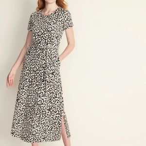 Like new! Leopard Tie-Belt Maxi Tee Dress